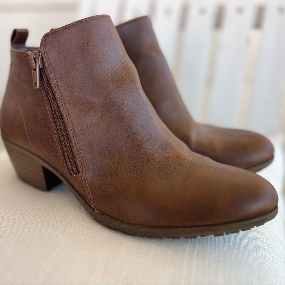 Brown Ankle Boots with Side Zipper and Low Heel